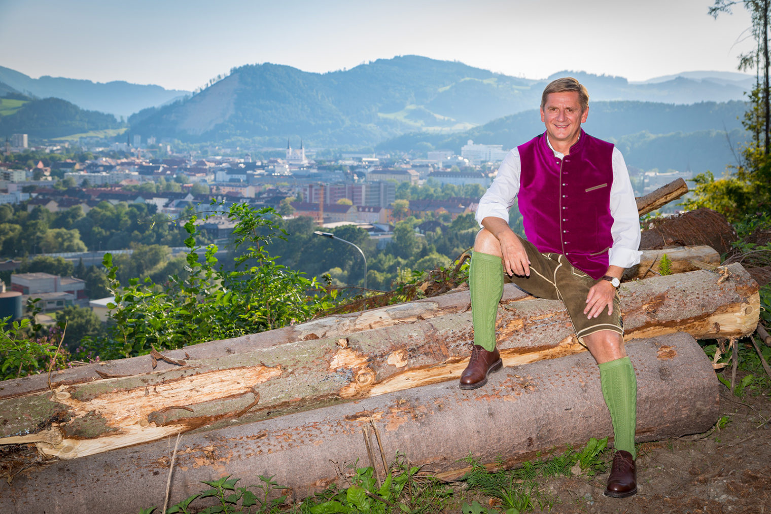 Bürgermeister Kurt Wallner mit Leoben im Hintergrund