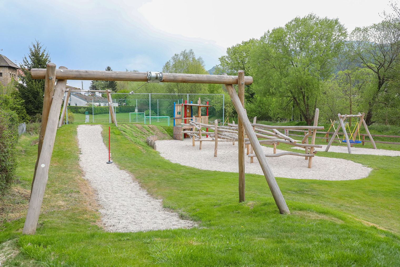 Spielgeräte am Spielplatz Prolebersiedlung